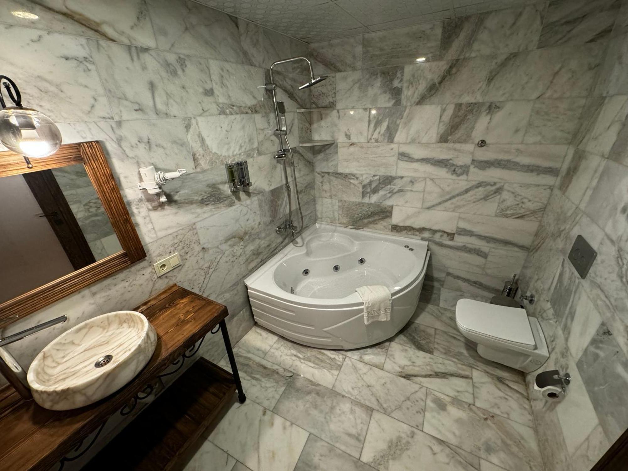 Rustic Caves Hotel Гьореме Екстериор снимка
