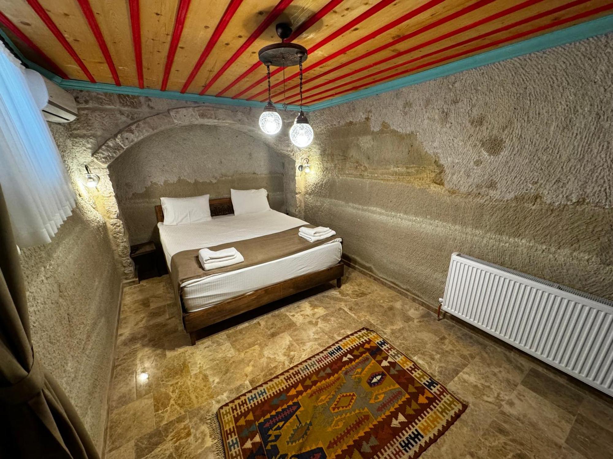 Rustic Caves Hotel Гьореме Екстериор снимка