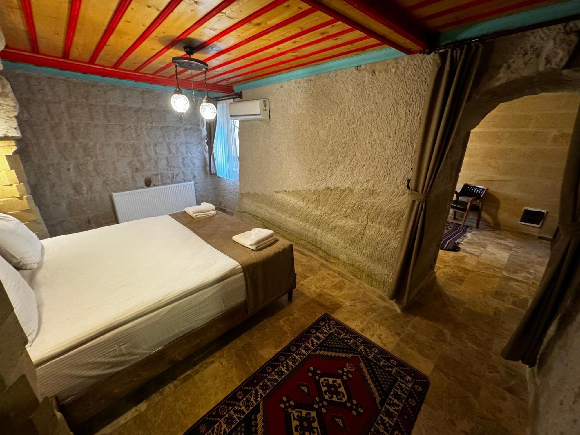 Rustic Caves Hotel Гьореме Екстериор снимка