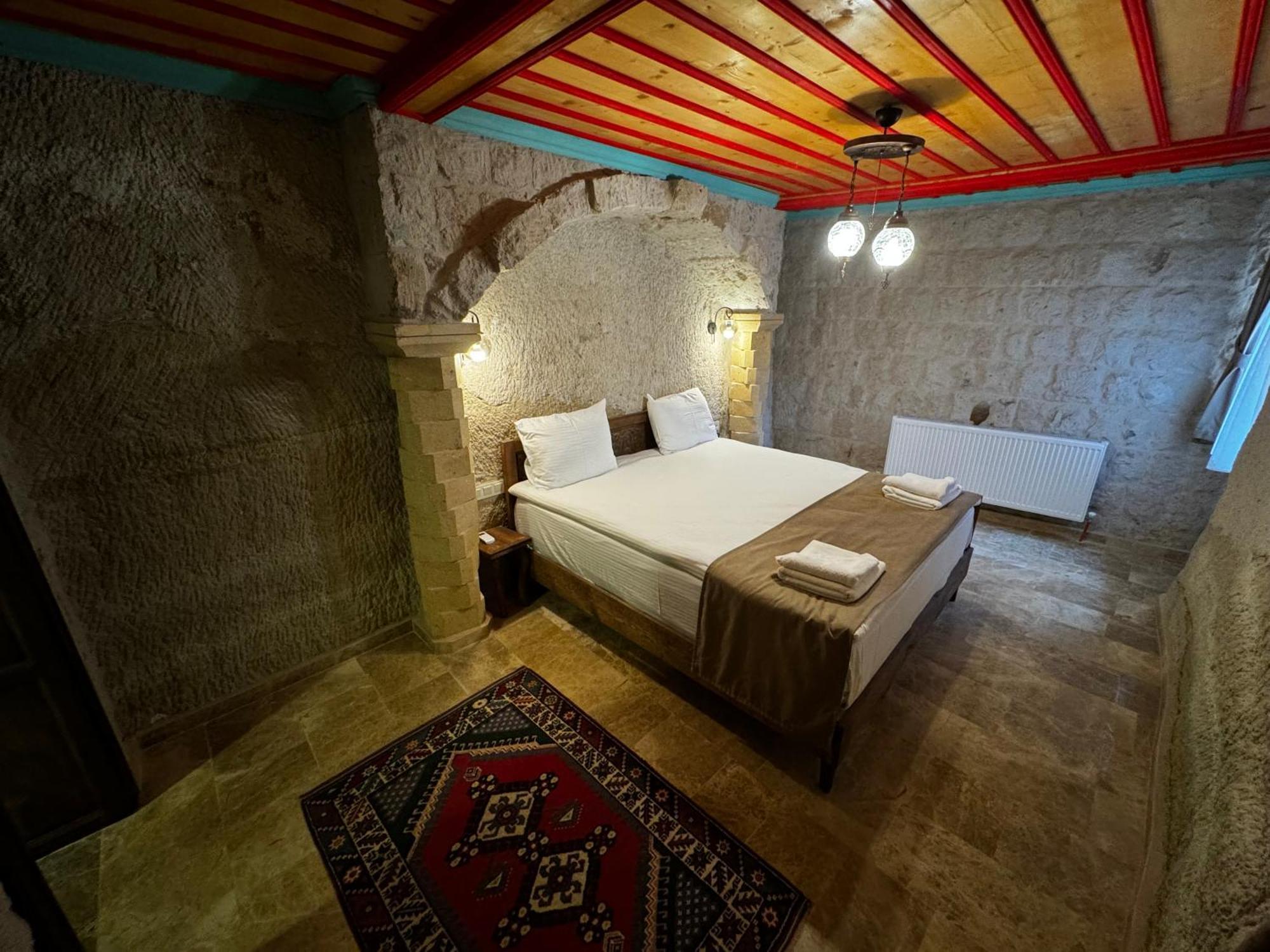 Rustic Caves Hotel Гьореме Екстериор снимка