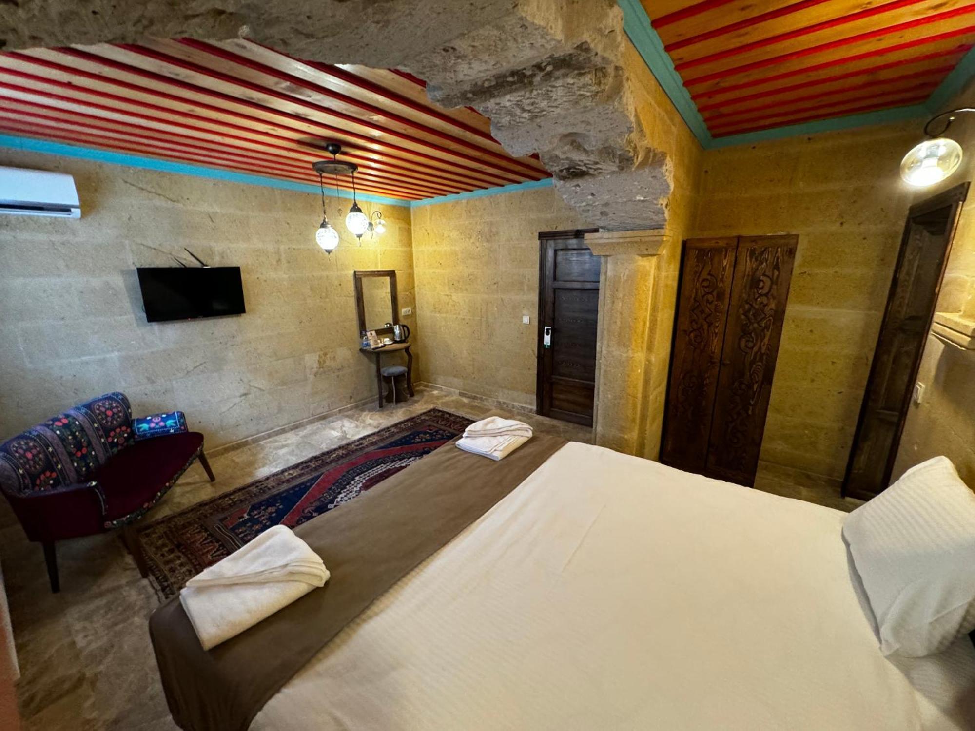 Rustic Caves Hotel Гьореме Екстериор снимка