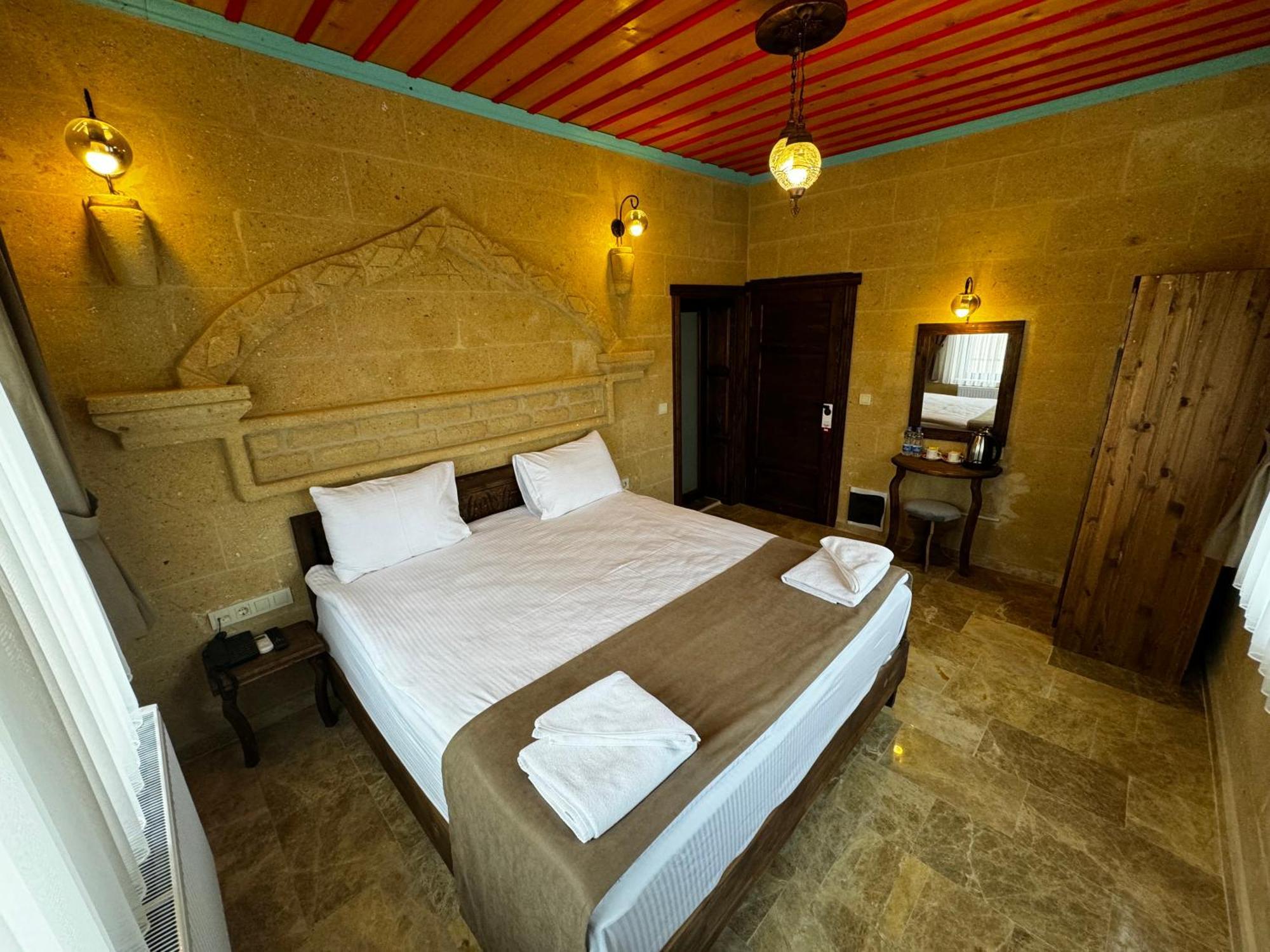 Rustic Caves Hotel Гьореме Екстериор снимка