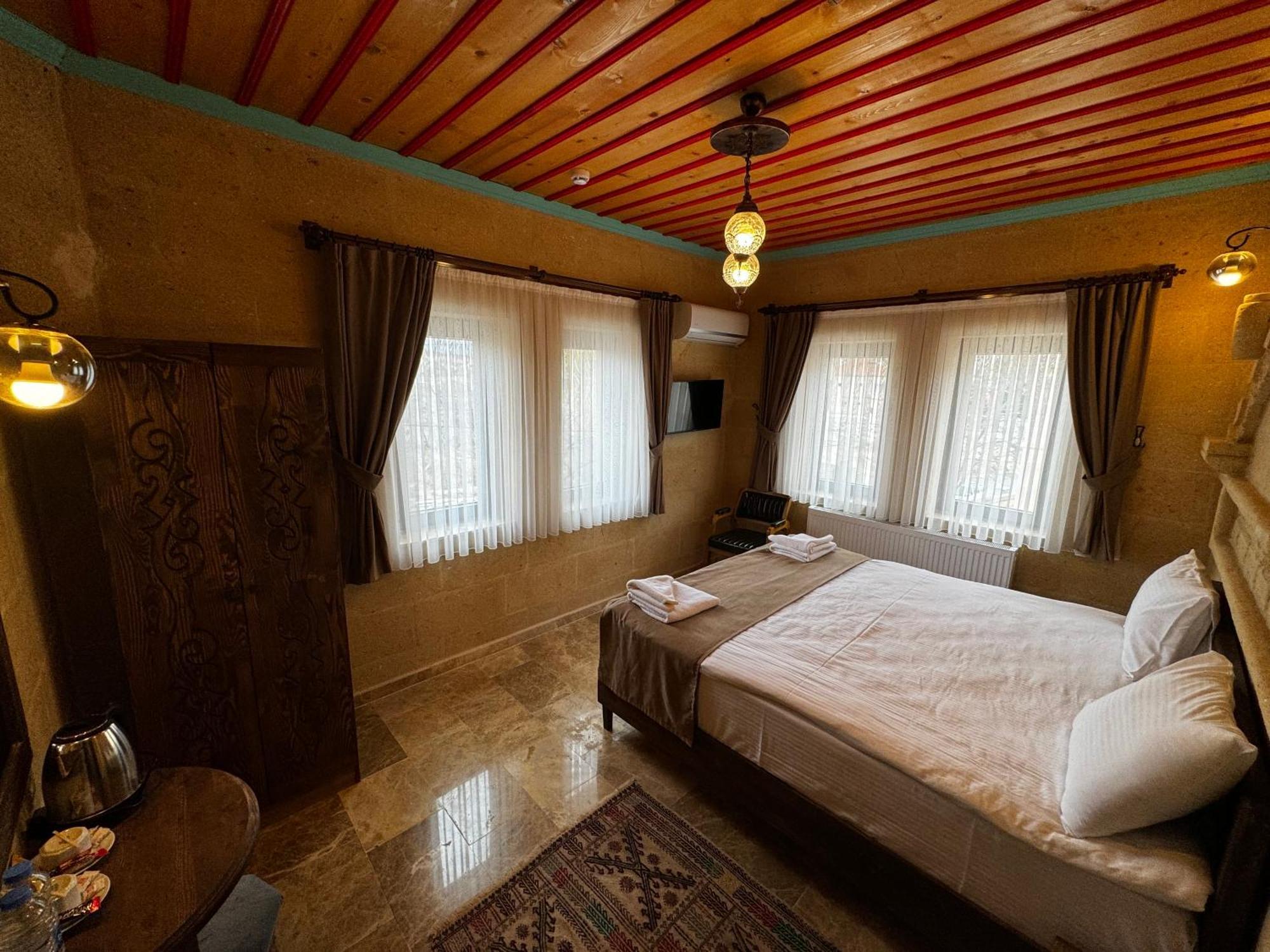 Rustic Caves Hotel Гьореме Екстериор снимка