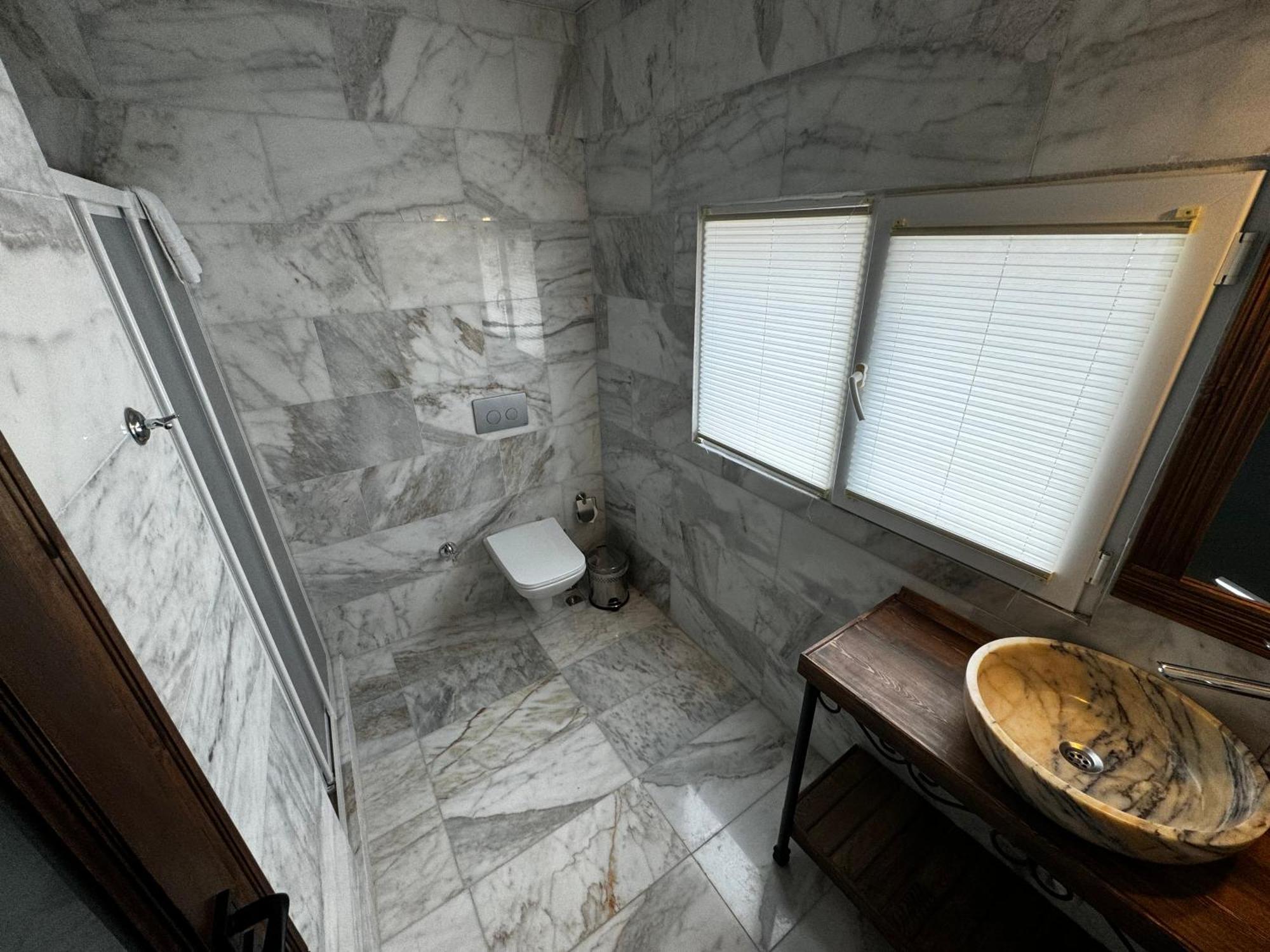 Rustic Caves Hotel Гьореме Екстериор снимка