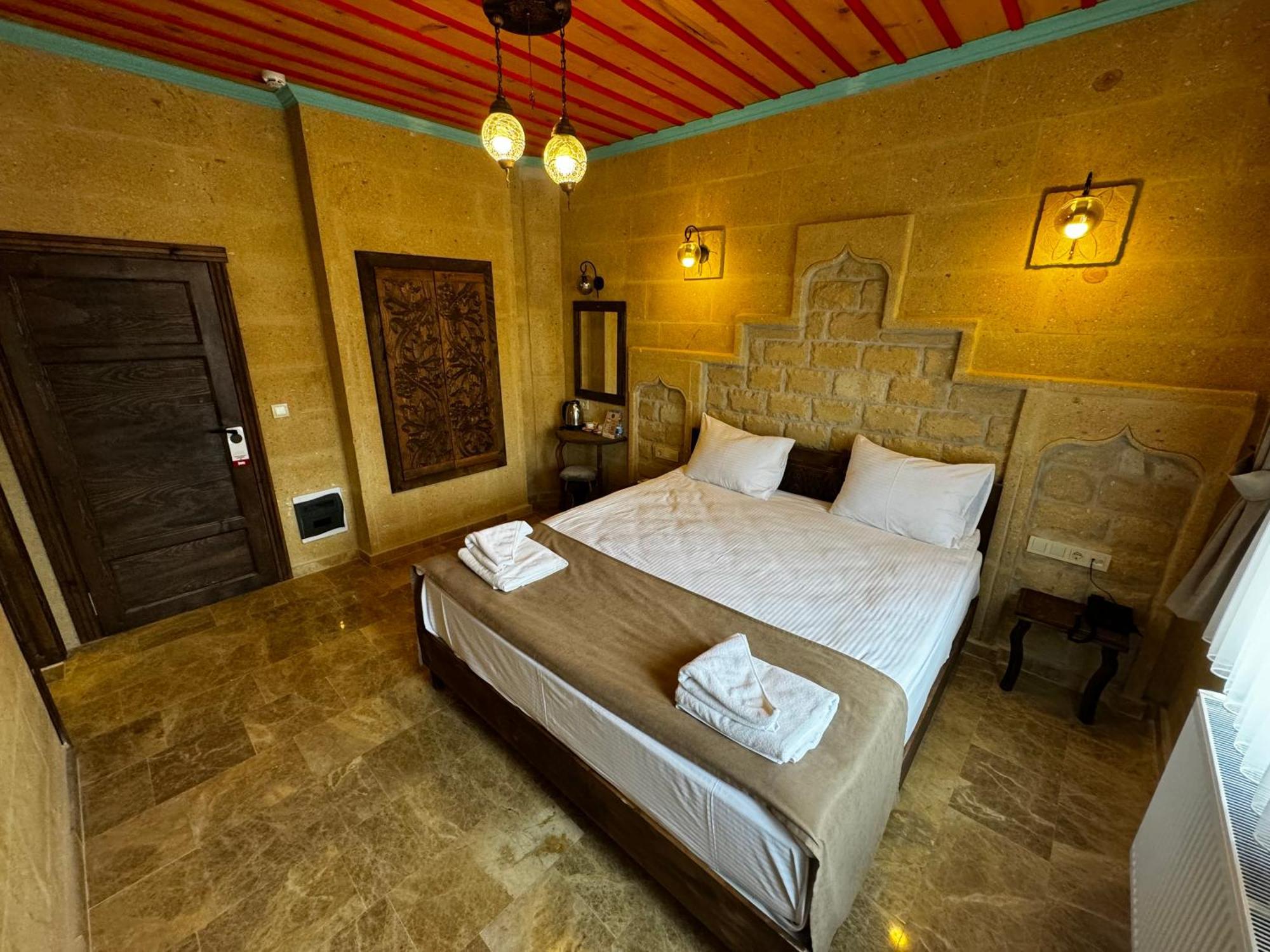 Rustic Caves Hotel Гьореме Екстериор снимка