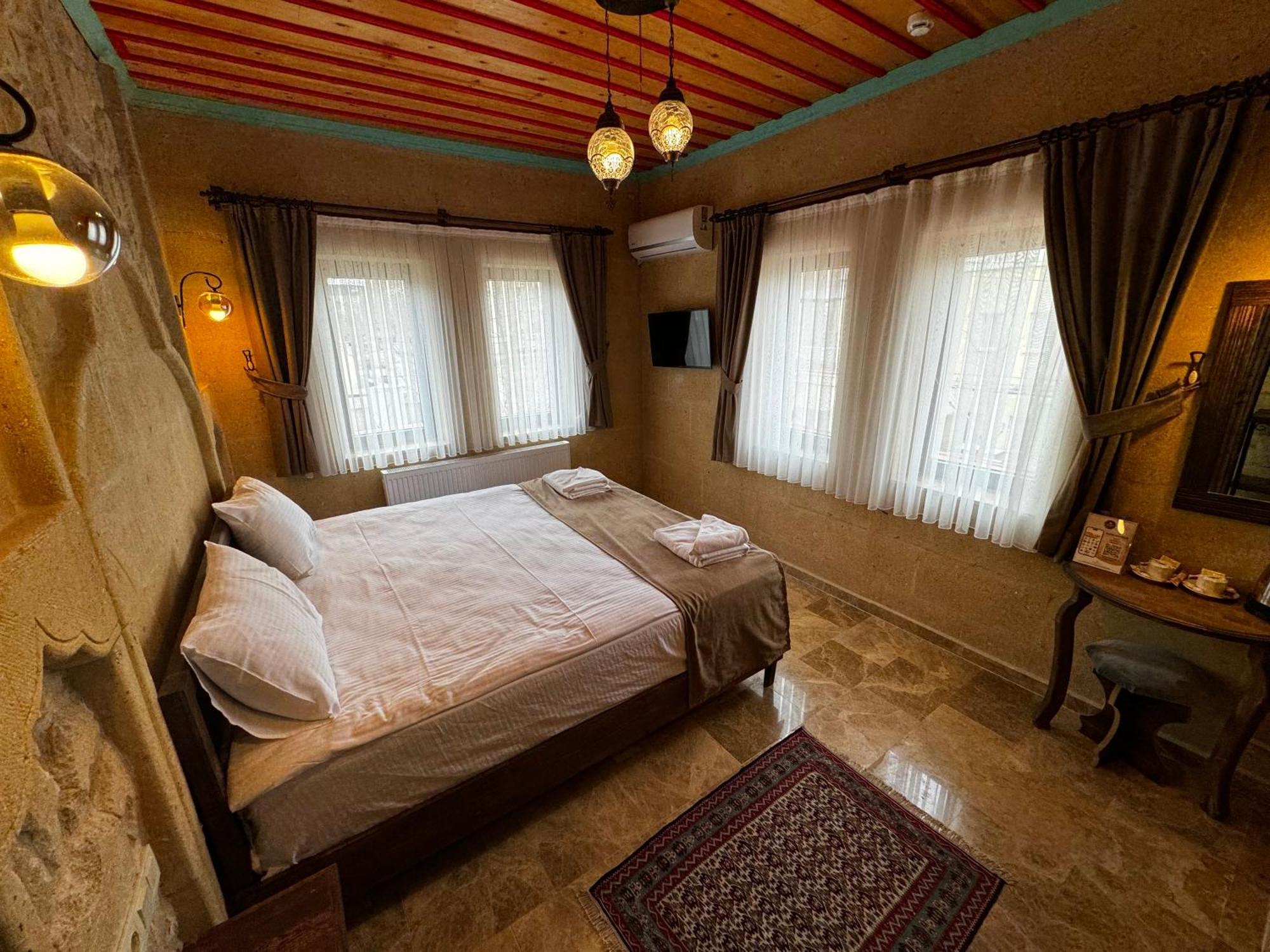 Rustic Caves Hotel Гьореме Екстериор снимка