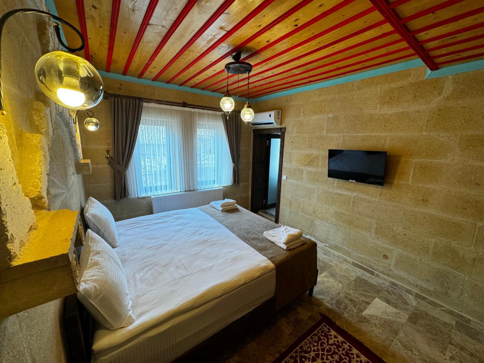 Rustic Caves Hotel Гьореме Екстериор снимка