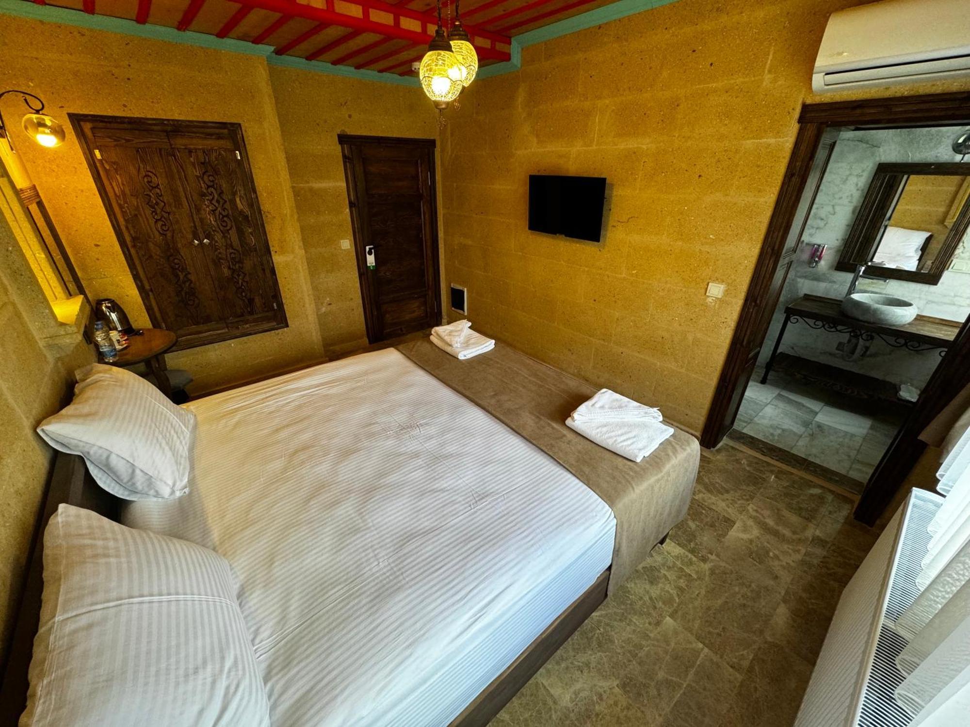 Rustic Caves Hotel Гьореме Екстериор снимка