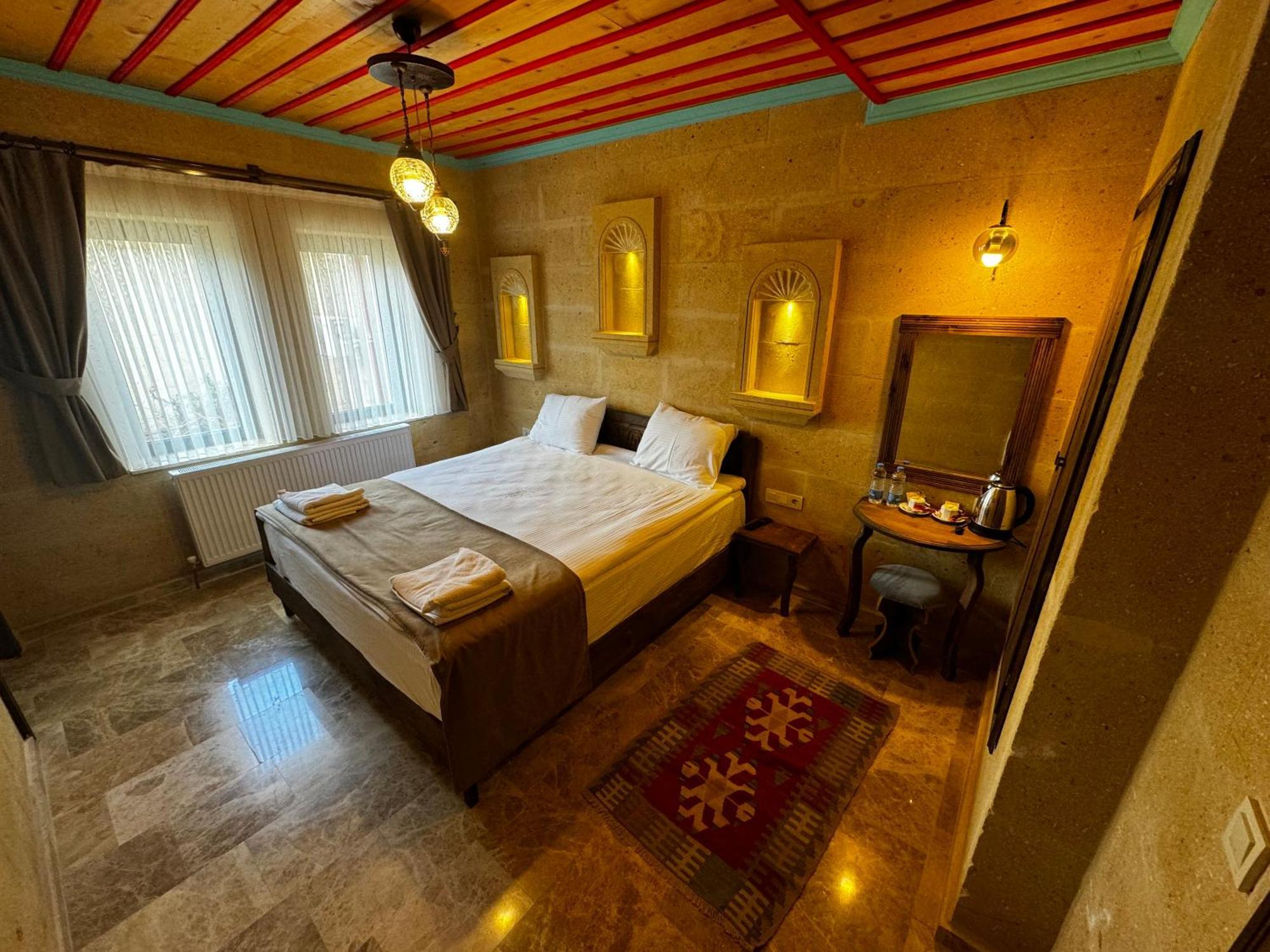 Rustic Caves Hotel Гьореме Екстериор снимка